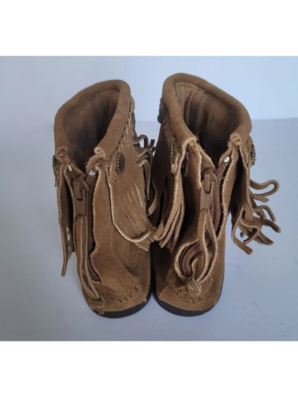 Minnetonka Suede Fringe Ankle Boots Brown Moccasin Western Boho Studs. Size 9.5